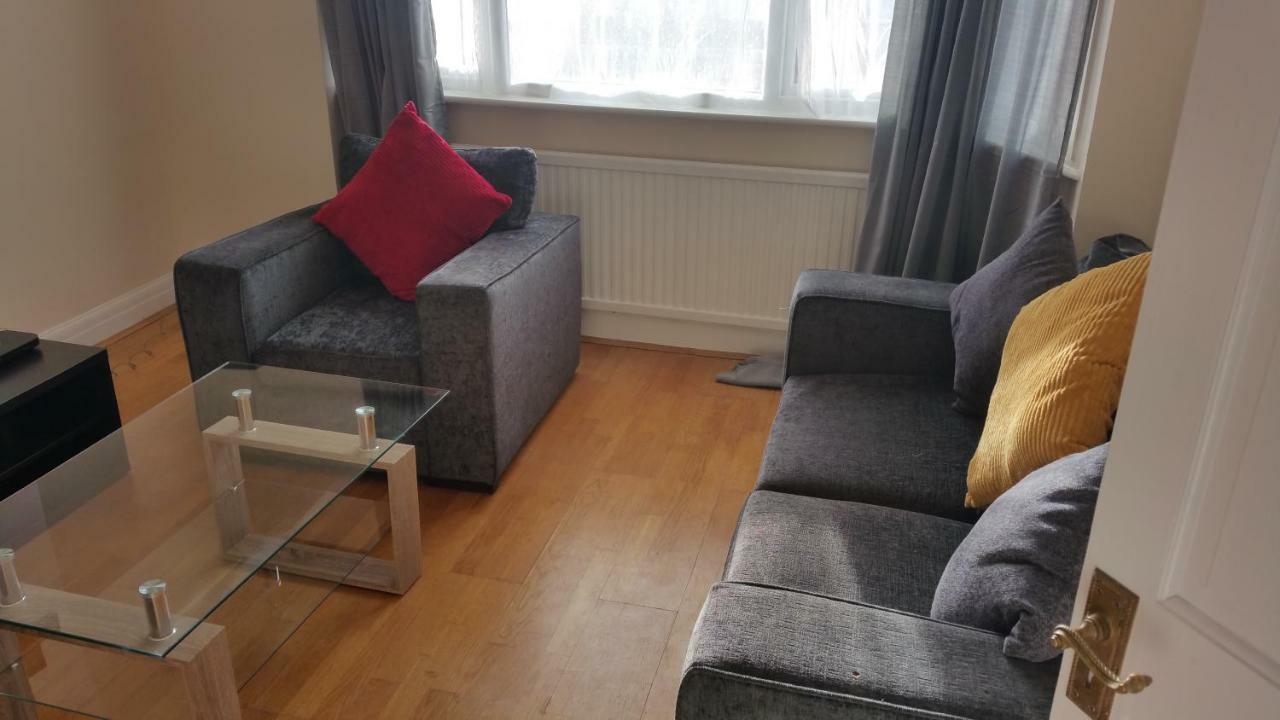 Elegant&spacious 2 bedroom Barnet Buitenkant foto