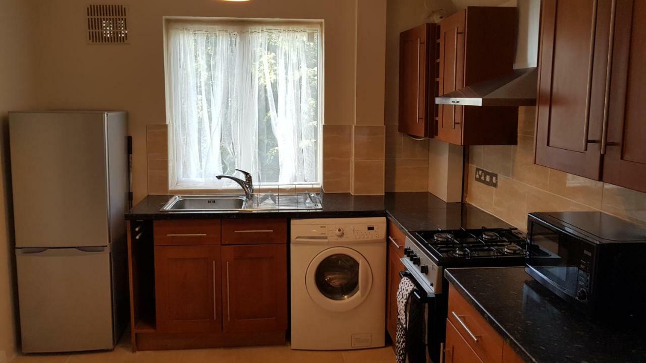 Elegant&spacious 2 bedroom Barnet Buitenkant foto